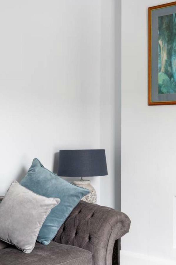 Beautiful Two Bed Mumbles Flat - With Parking Space Exteriör bild